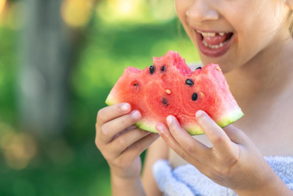 Como escolher uma melancia doce e madura: conheça 3 sinais