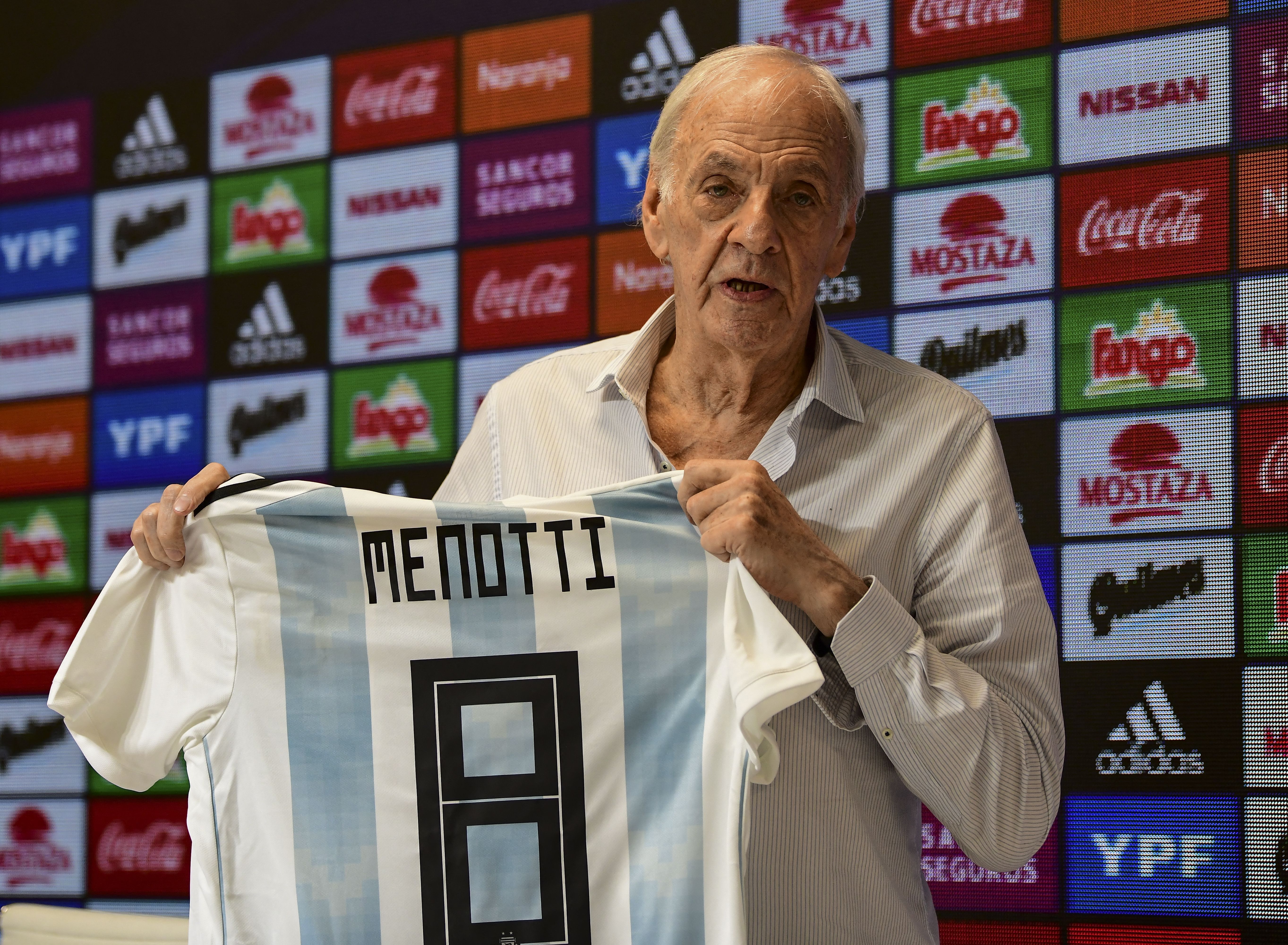 Morre César Luis Menotti, técnico campeão mundial com a Argentina em 1978