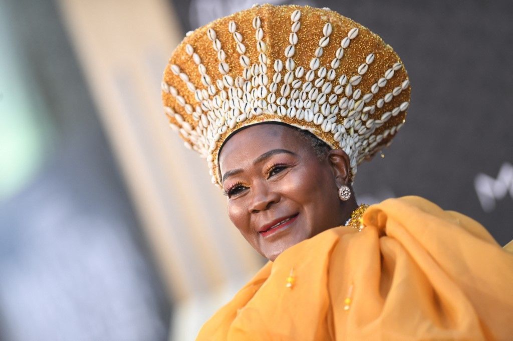 Morre aos 72 anos, atriz de 'Pantera Negra', após dar entrada em hospital para 'procedimento médico'