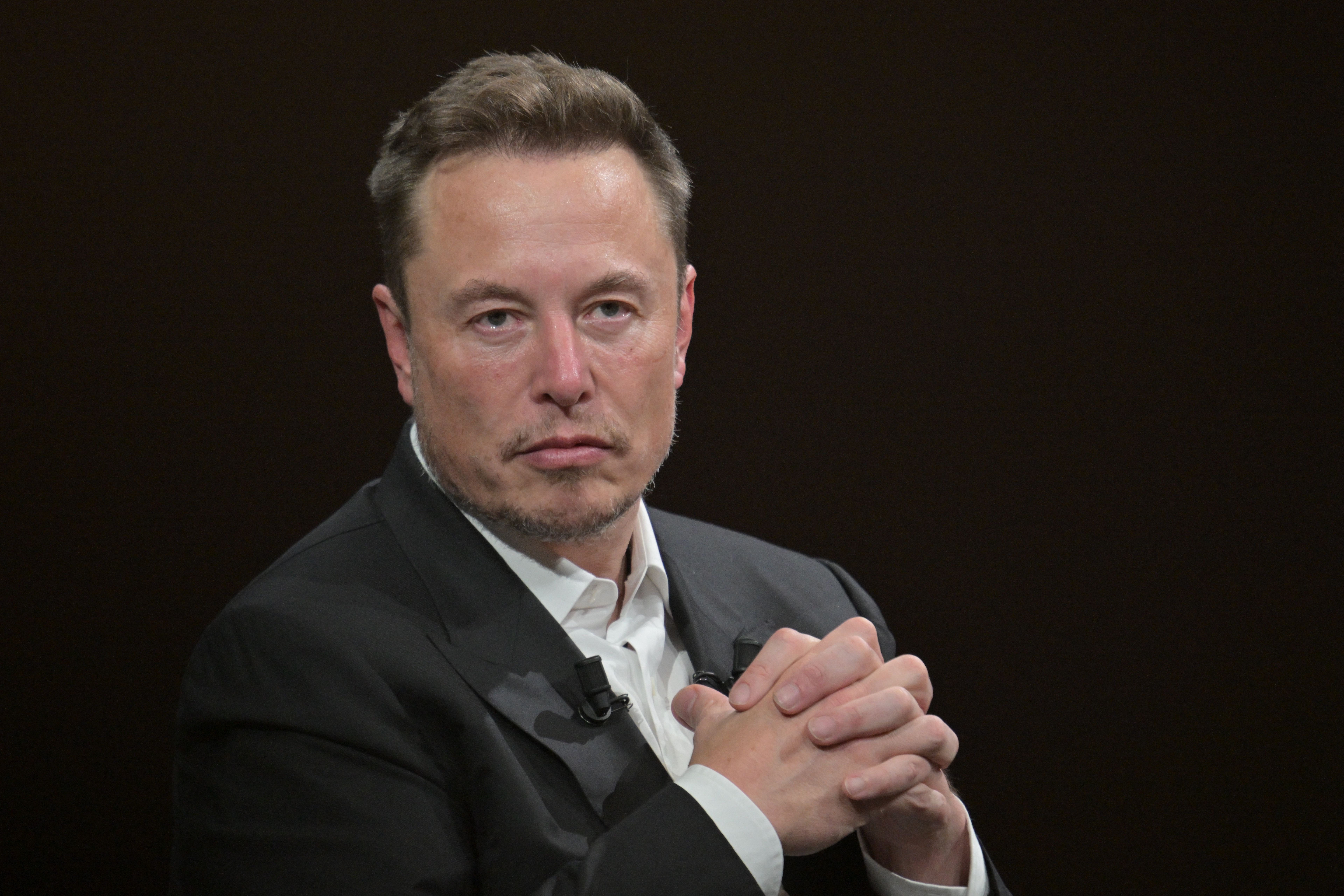 Rede social X, de Elon Musk, diz que fechará escritório no Brasil após Moraes ameaçar prender diretora