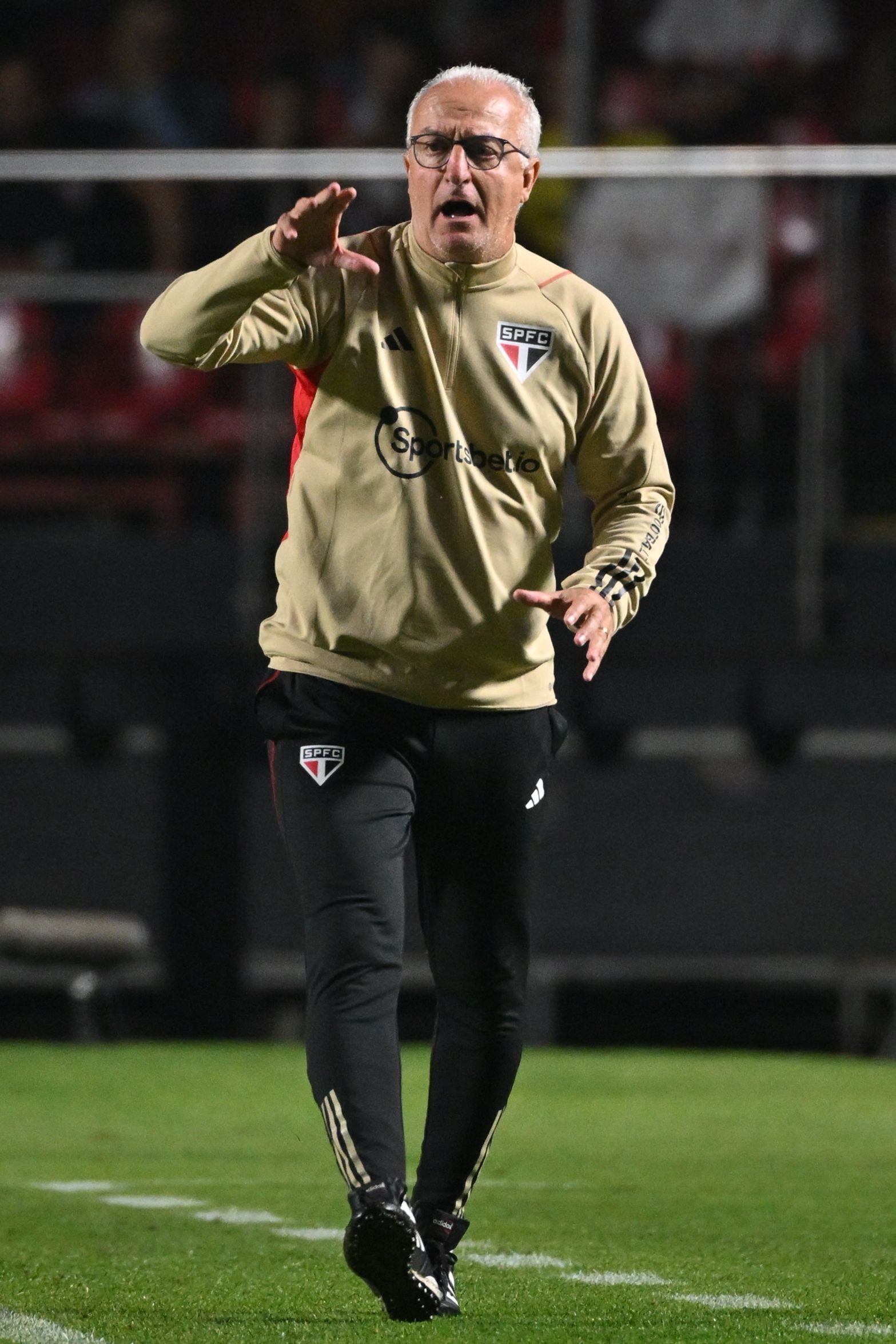 Dorival Júnior aceita convite da CBF e será o treinador da Seleção Brasileira