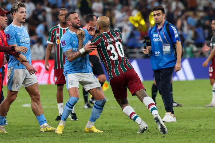 Felipe Melo trocou empurrões com jogadores do City