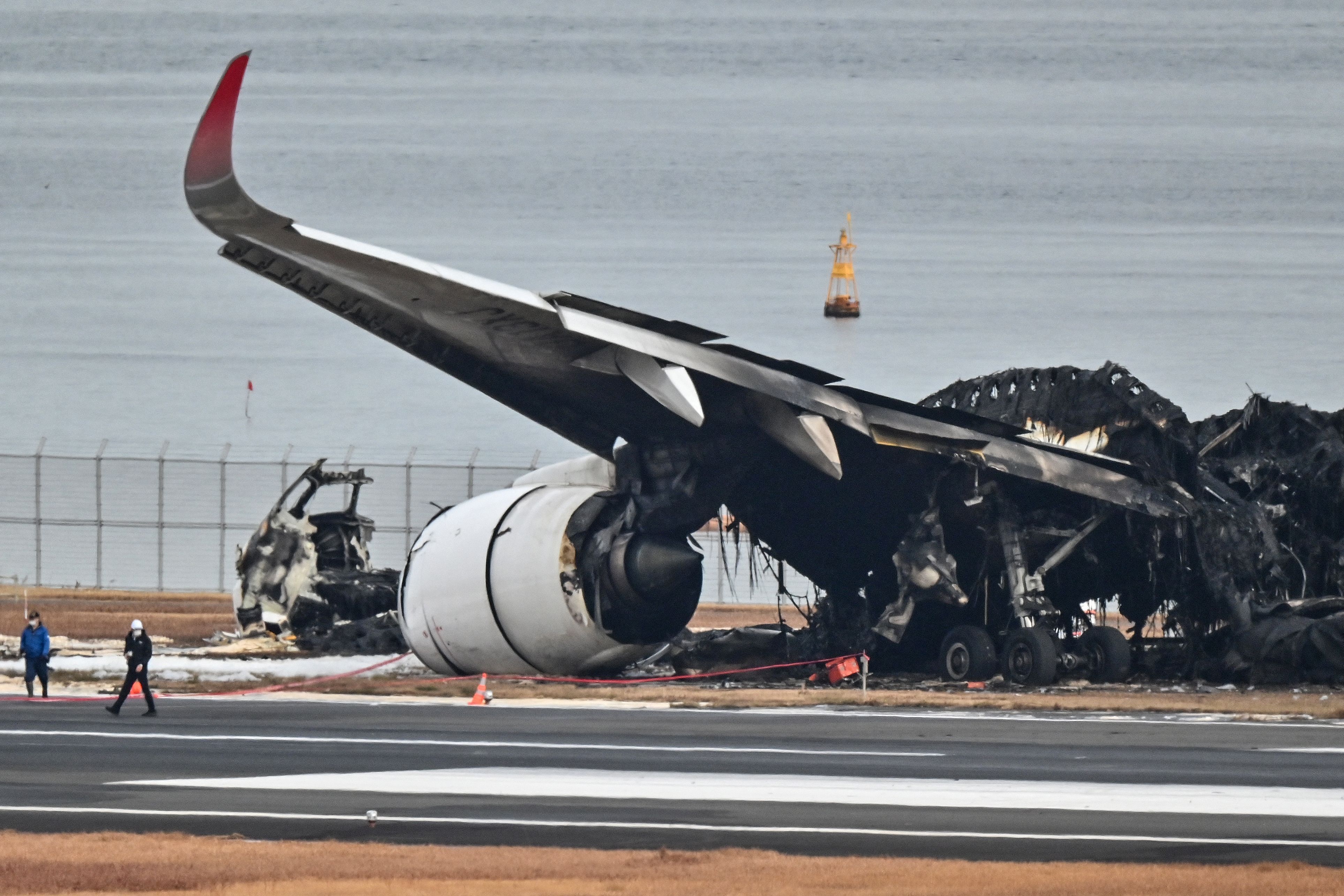 Pilotos da Japan Airlines não viram avião da Guarda Costeira antes da colisão