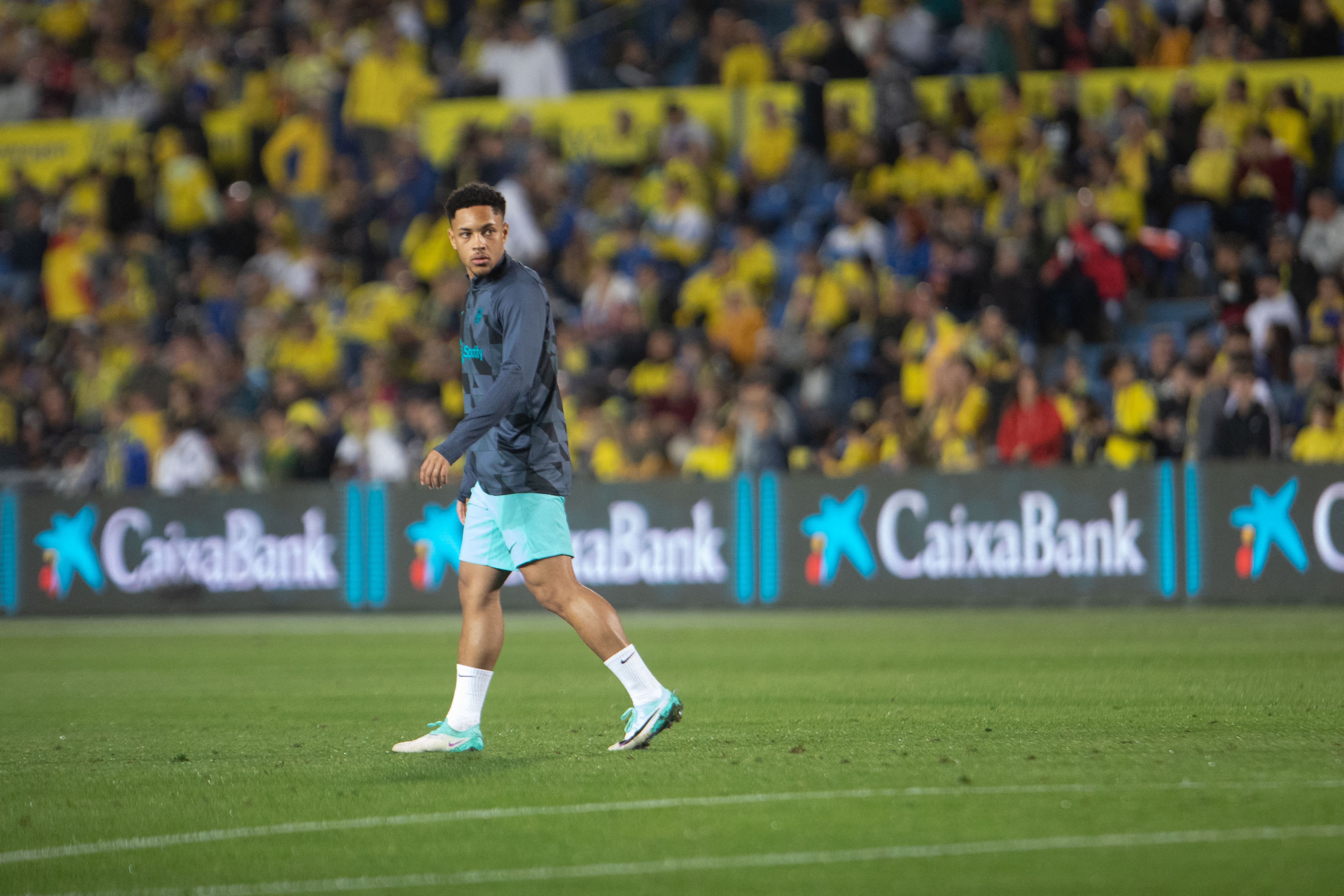 Na estreia de Vitor Roque, Barcelona vence o Las Palmas de virada pelo Espanhol