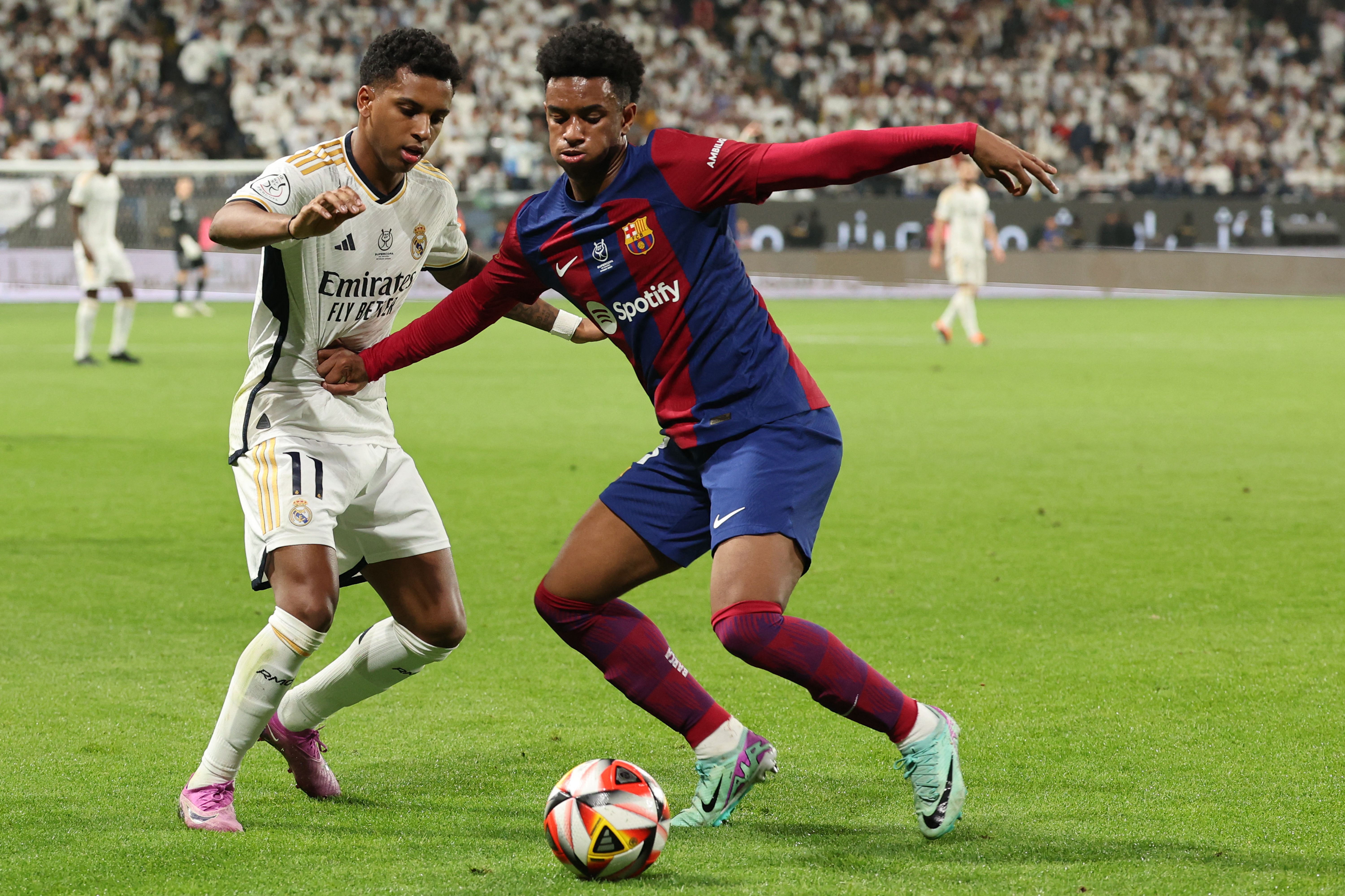 Giro pelo mundo: Real x Barça, Milan x Inter e Champions Feminina agitam fim de semana