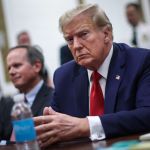 Trump ‘inelegível’? Suprema Corte decide futuro do ex-presidente dos EUA