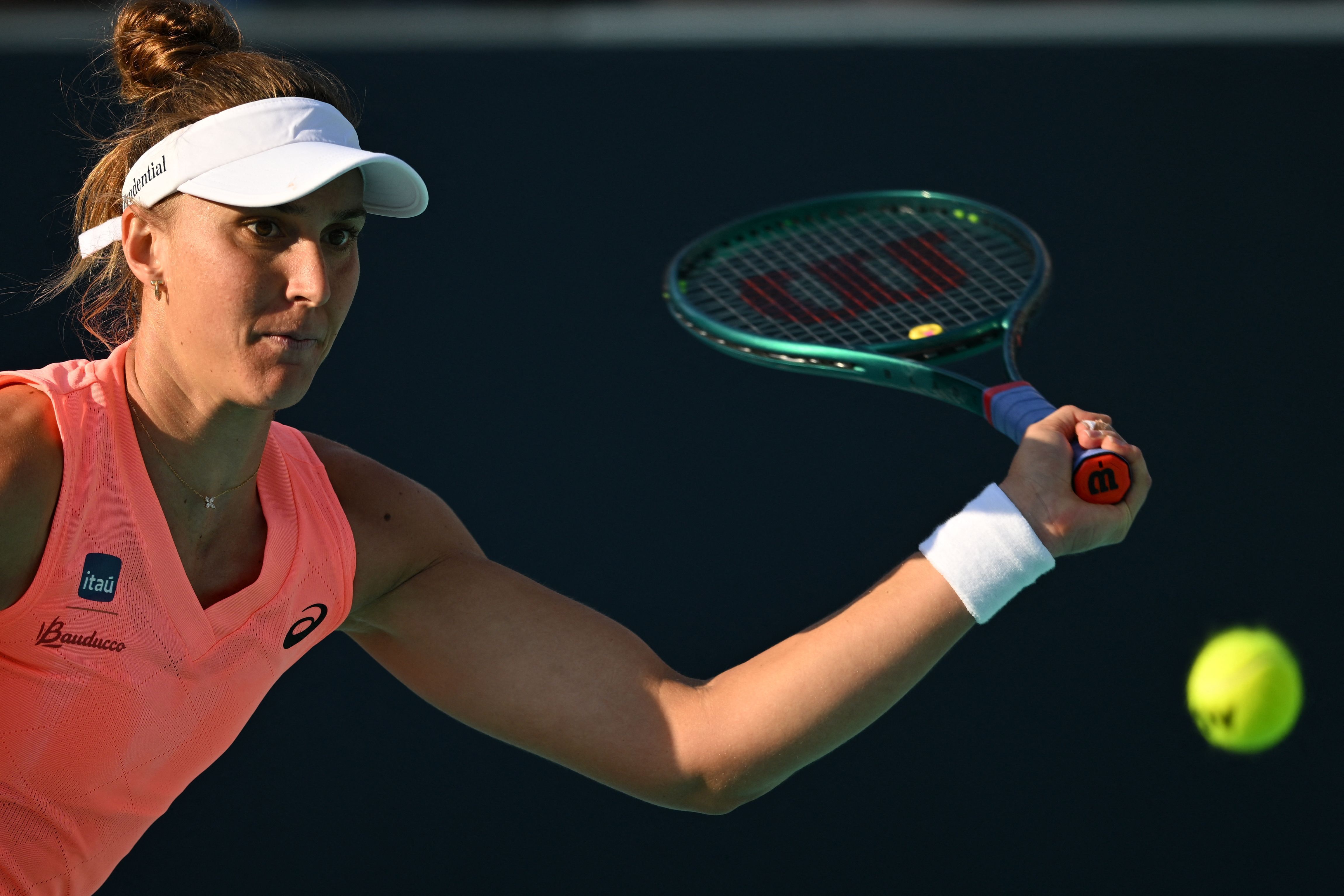 Bia Haddad perde de virada e é eliminada do WTA 1000 de Dubai