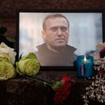 Mãe de Navalny pede que Putin entregue corpo do filho: 'quero enterrá-lo humanamente'