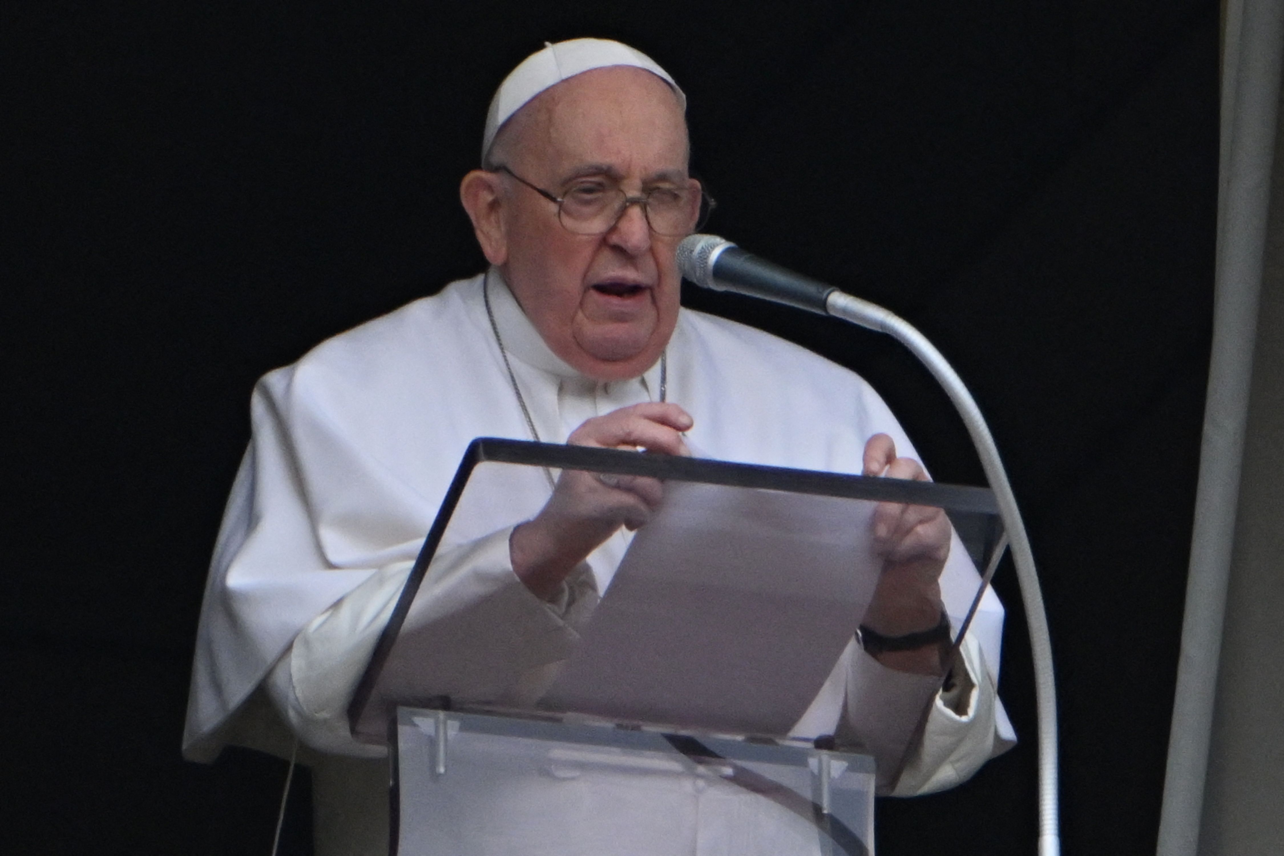 'Paz nunca será feita com muros e armas', diz Papa