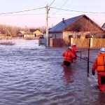 Chuva forte e degelo inundam mais de 10 mil imóveis residenciais na Rússia