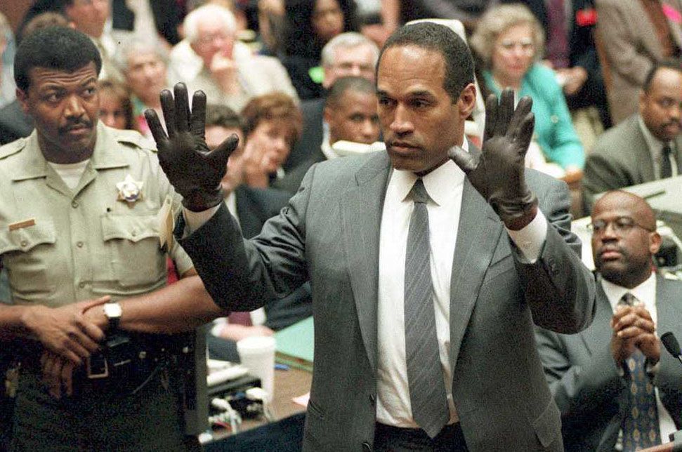 Morre O.J. Simpson, vítima de câncer, aos 76 anos