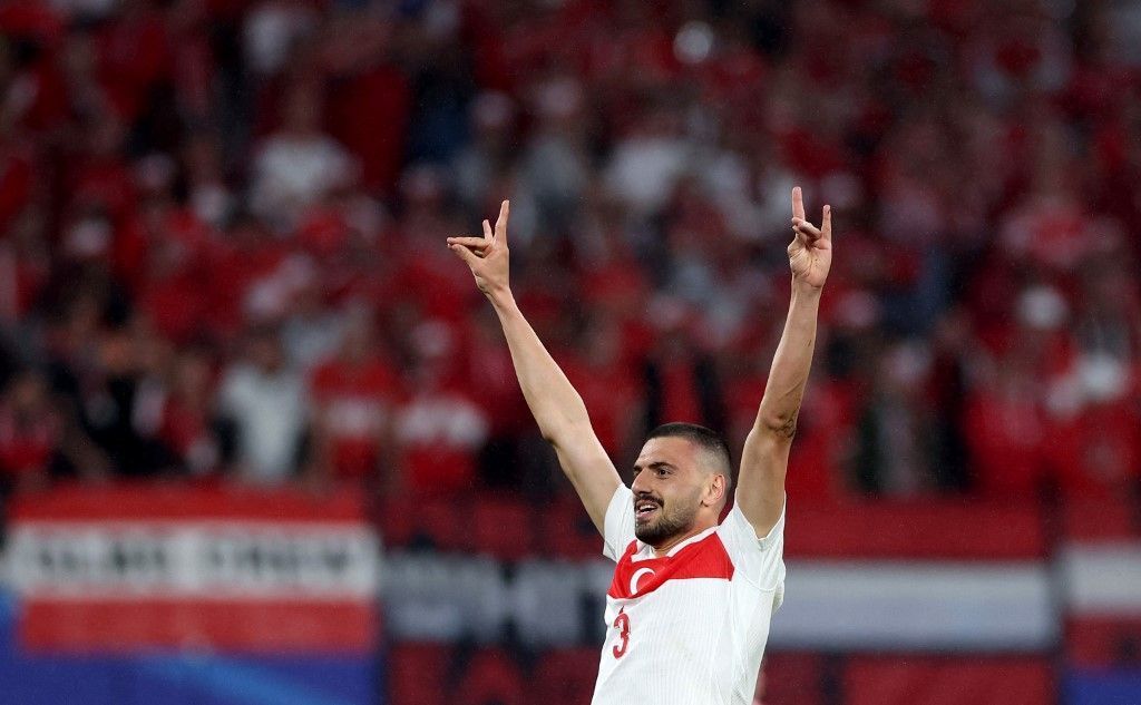 Uefa suspende jogador turco por gesto extremista em comemoração de gol; veja