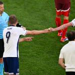 Jogadores e árbitros terão comunicação restrita em competições da Uefa; entenda