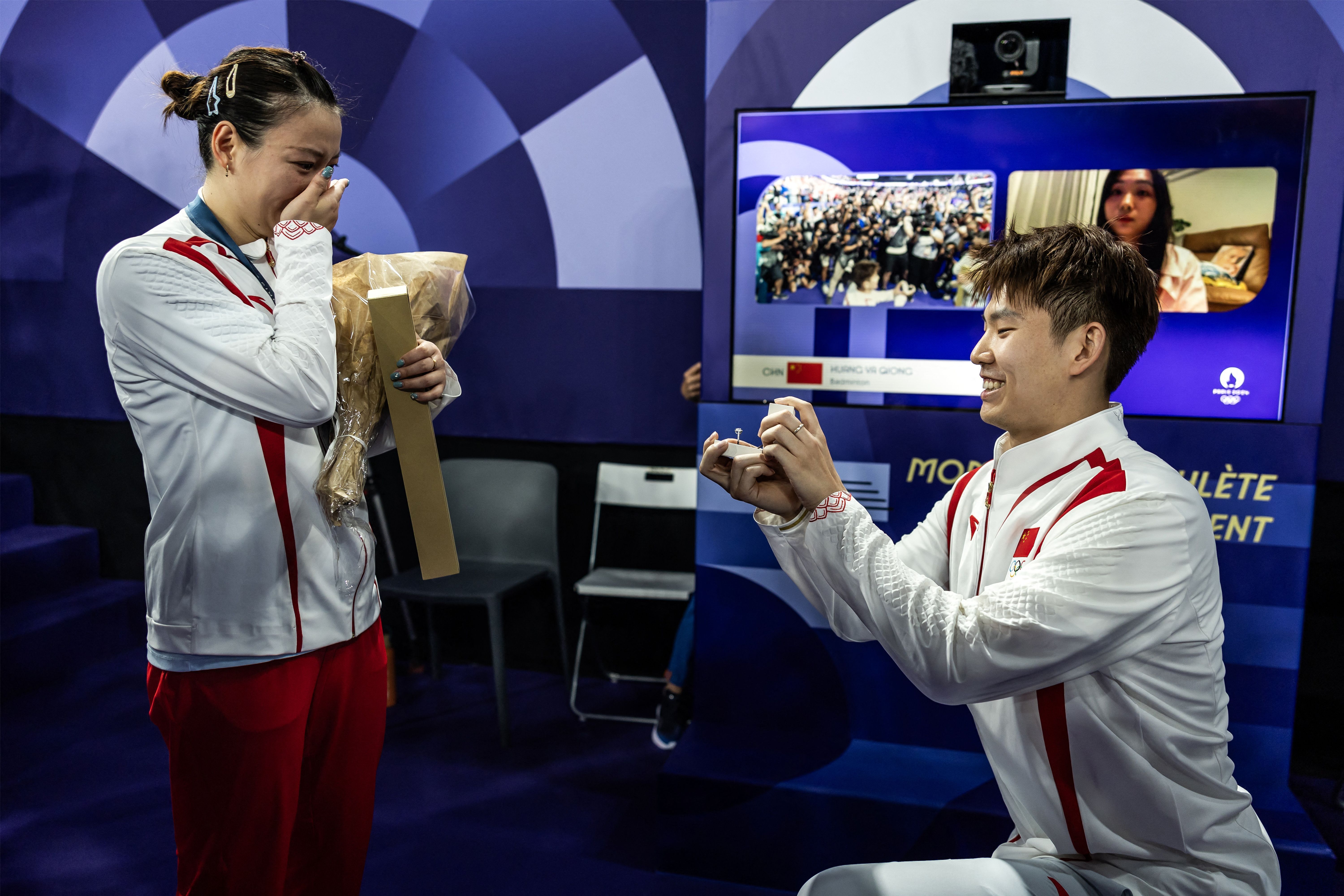 Atleta é pedida em casamento após conquistar medalha de ouro em Paris
