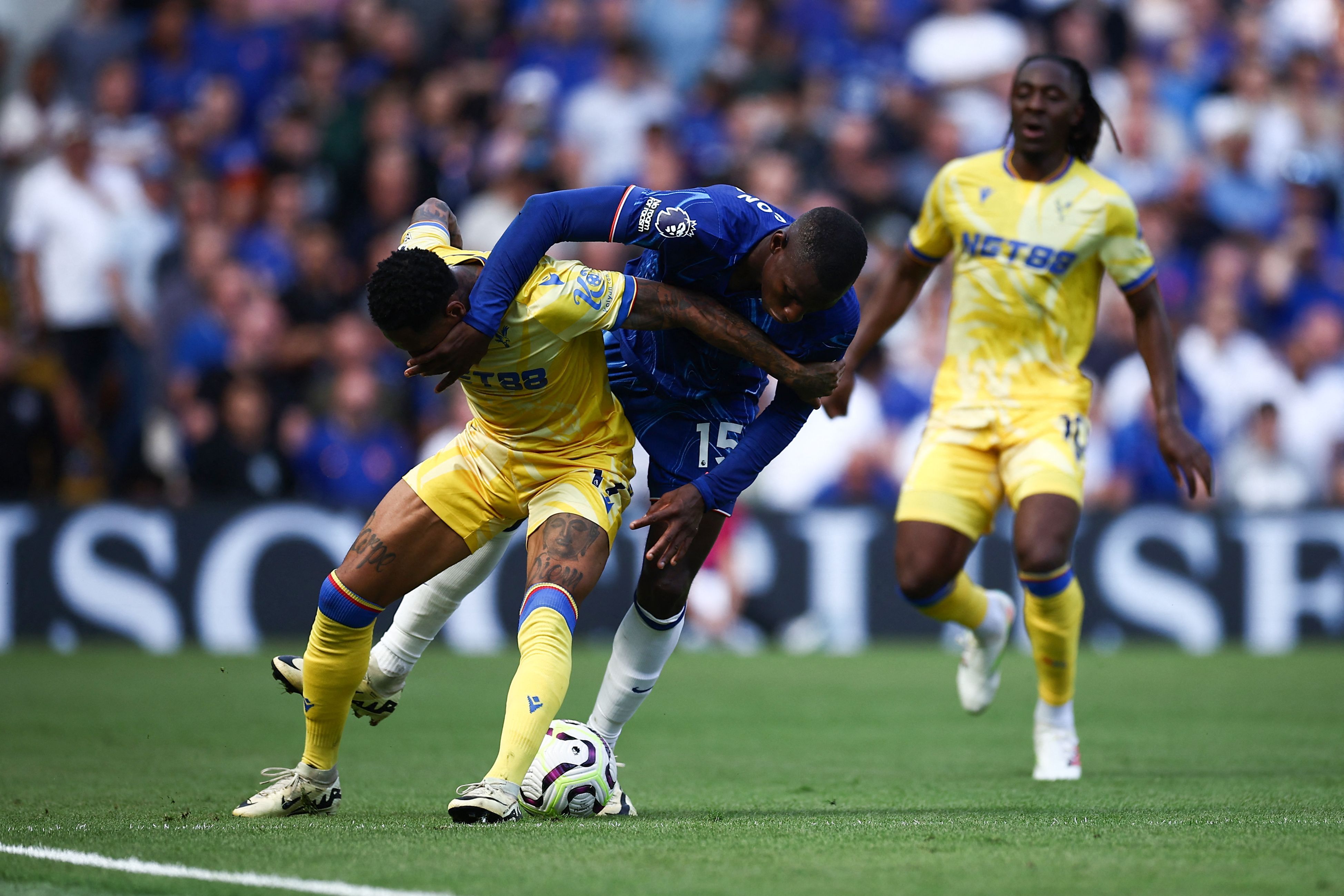 Chelsea sai na frente, mas cede empate ao Crystal Palace pela Premier League