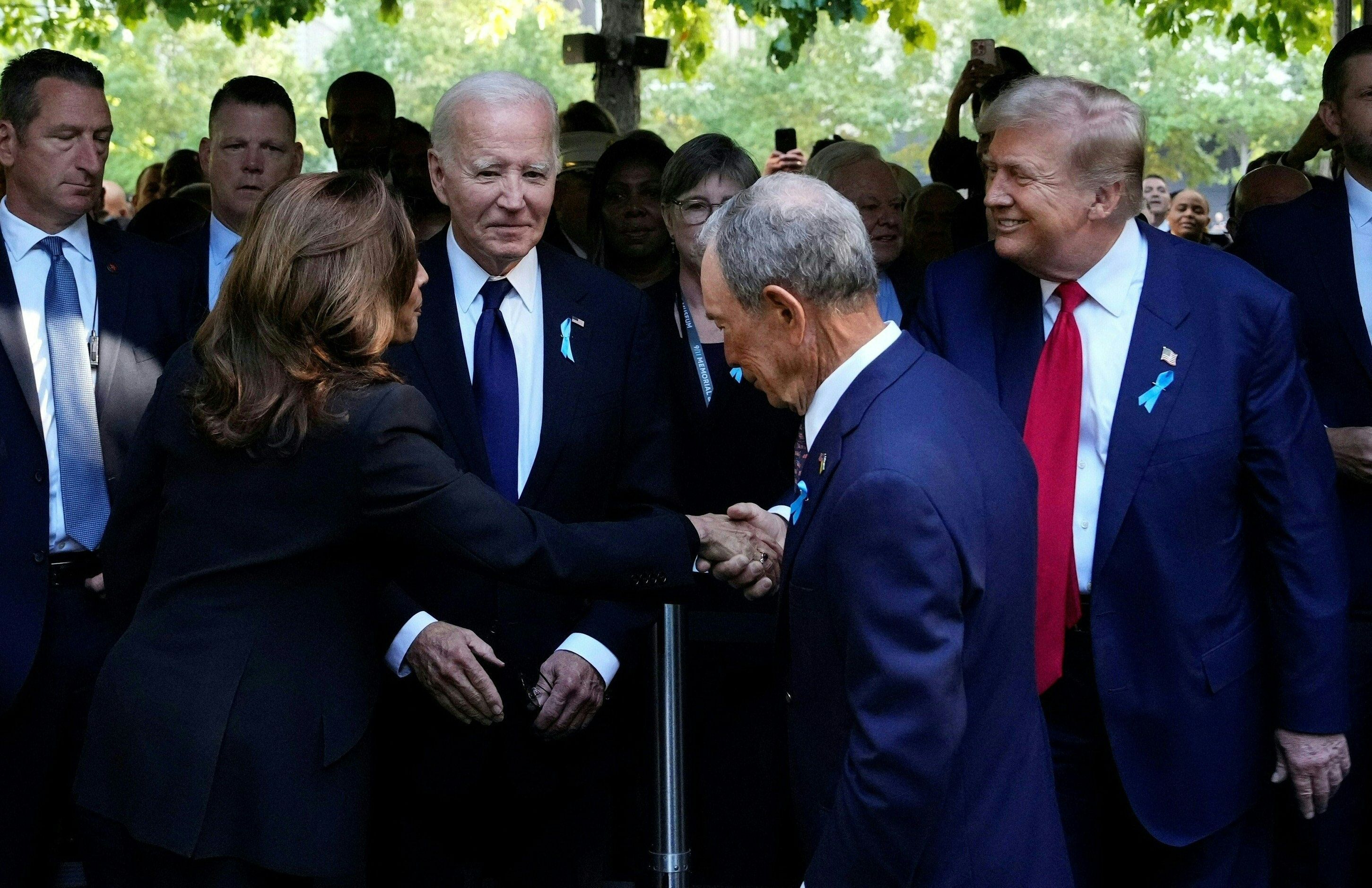 Kamala e Trump trocam aperto de mão em ato do 11 de setembro após primeiro debate