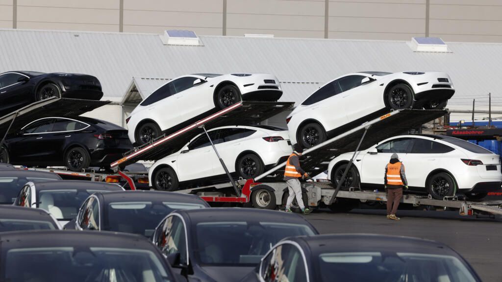 Vendas de carros da Tesla continuam a cair na França