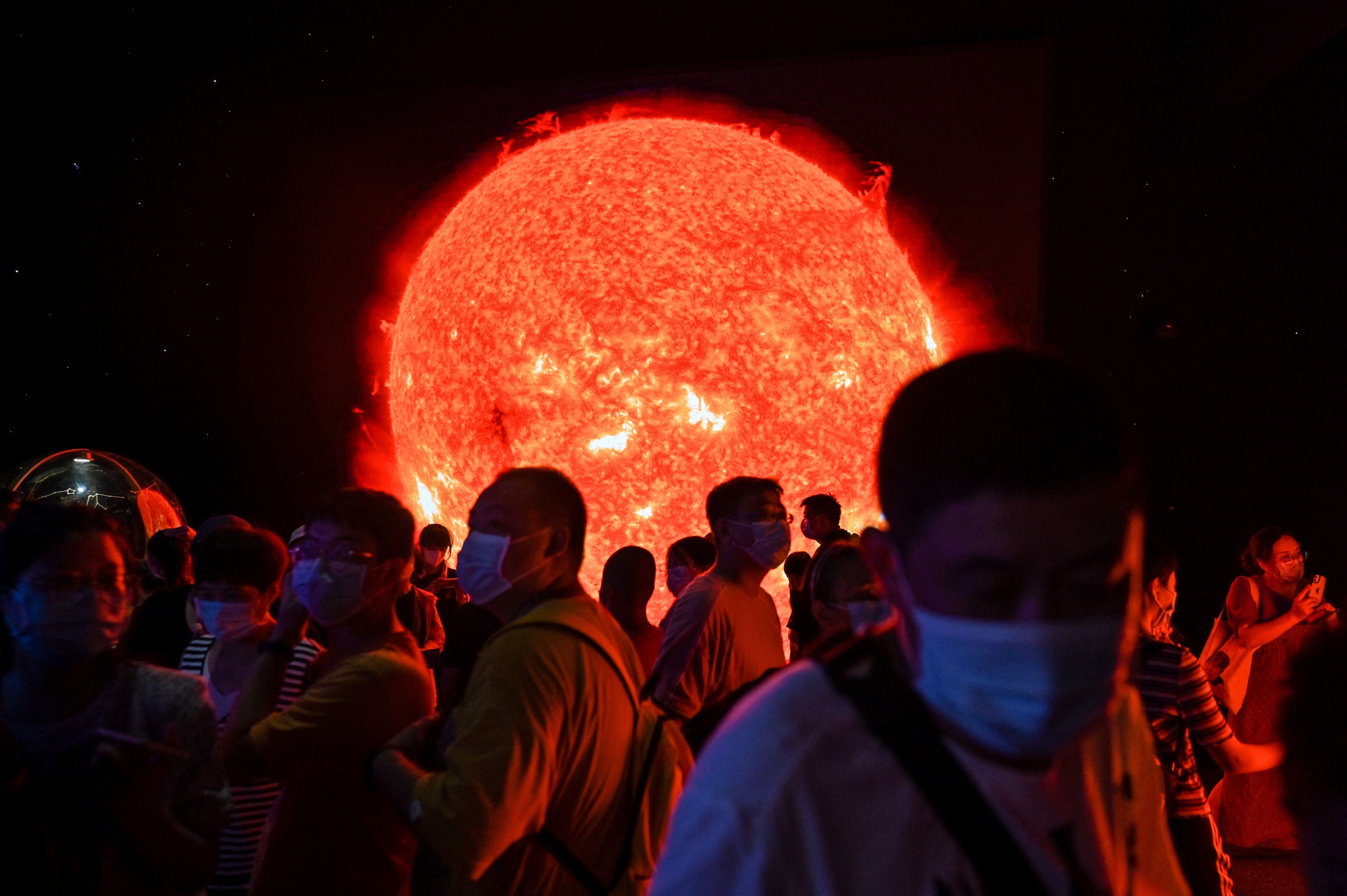 Nova tempestade solar pode atingir o Brasil em 2024; entenda possíveis impactos