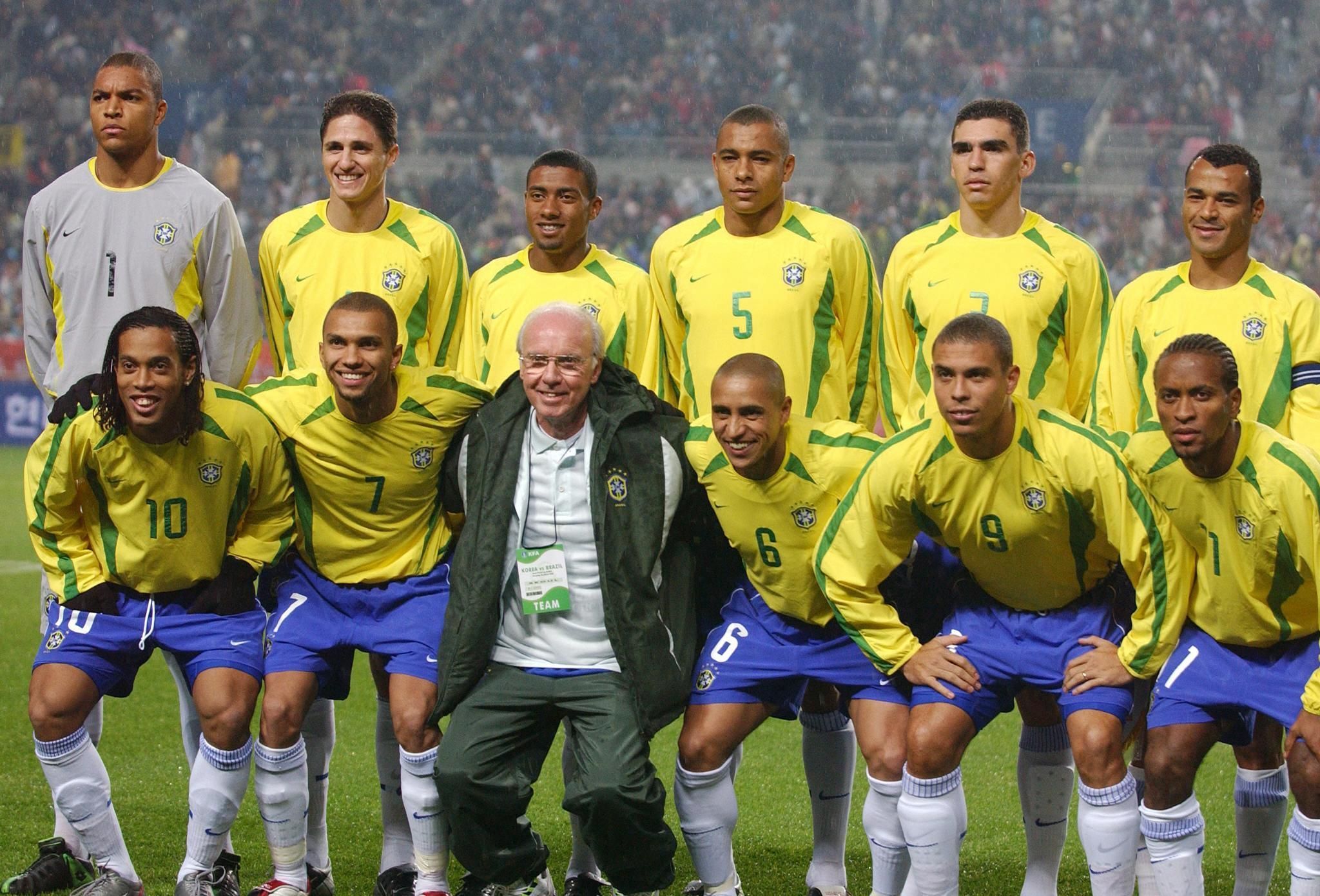 Campeão da Copa de 2002 é ordenado pela Justiça a desocupar casa em SP; diz jornal