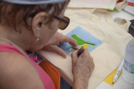 Brasileiros vivem em média até os 76,6 anos