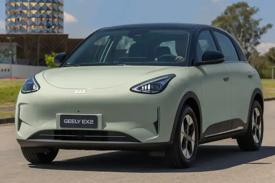 Flagra: Renault Geely já testa o hatch elétrico EX2 fabricado no Paraná