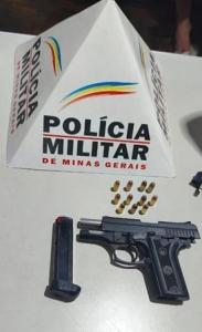 Arma com numeração suprimida foi apreendida.