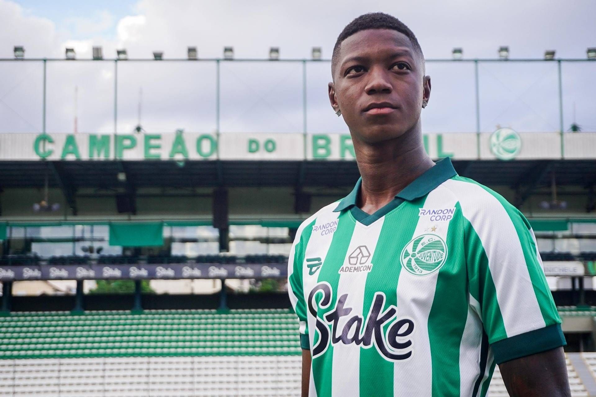 Juventude anuncia atacante Matheus Babi, ex-Athletico e mais reforços
