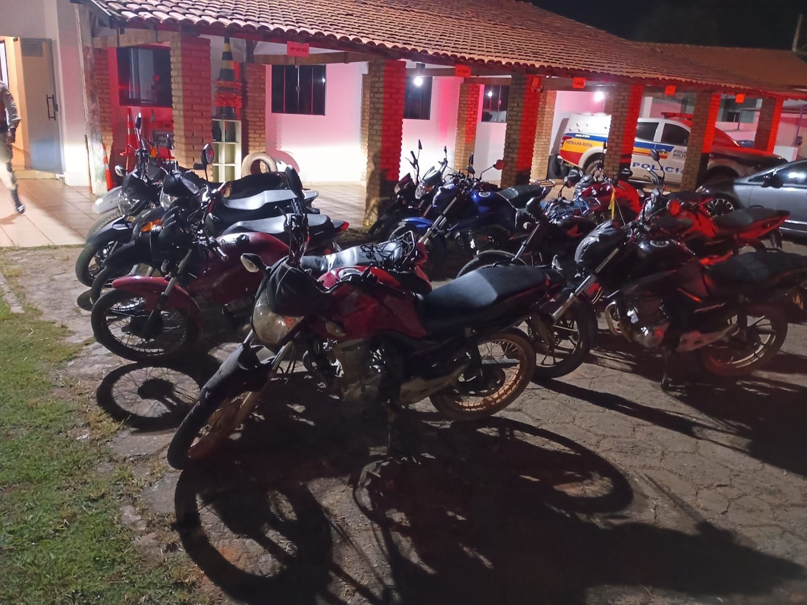 Mais de 10 motos são apreendidas durante ação da Polícia Militar