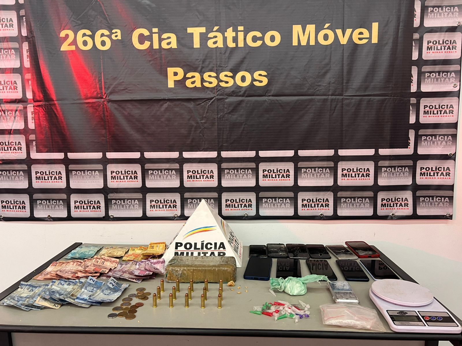 Polícia Militar prende três suspeitos de tráfico de drogas em Passos