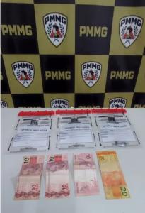 PM apreendeu pedras de crack, maconha e R$ 50 durante operação no bairro Sion.