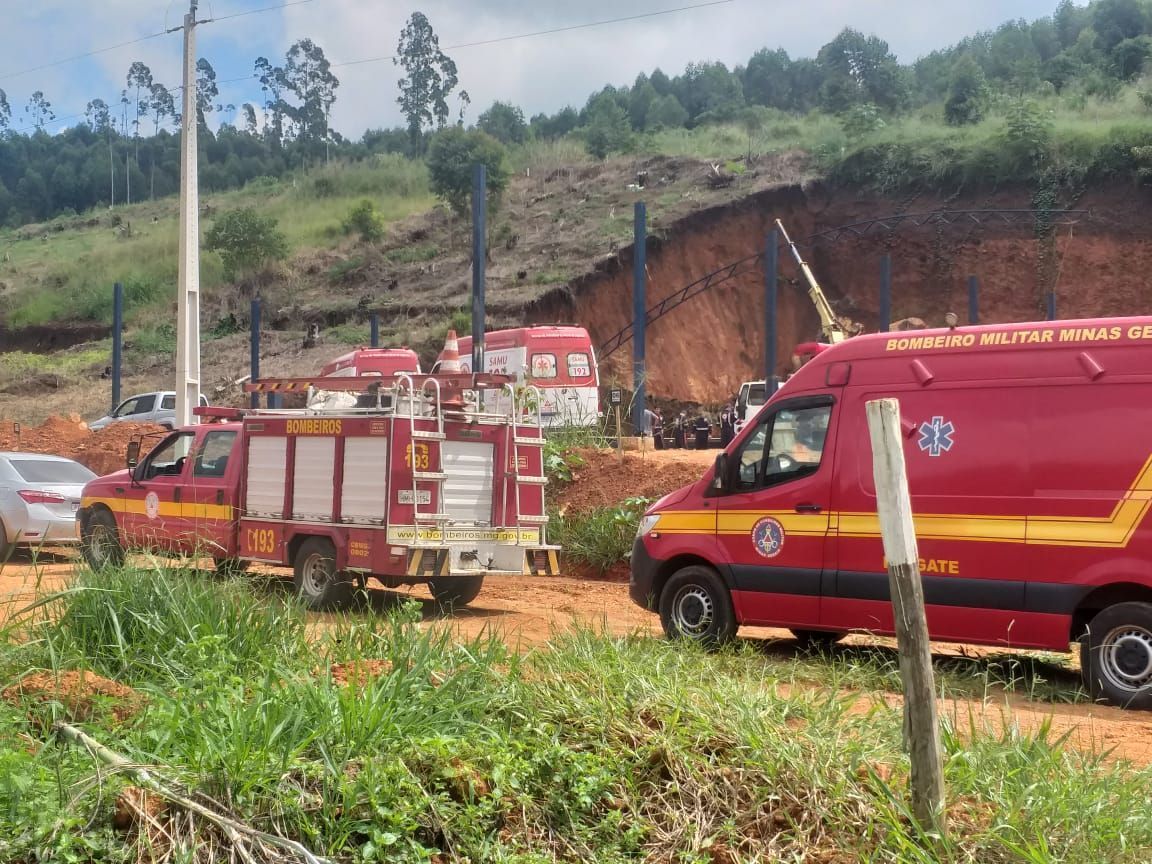 Vídeo: trabalhador morre soterrado por barranco na Zona da Mata Mineira