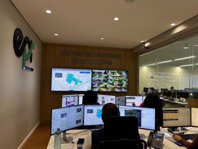 Concessionária intensifica restauração de asfalto e limpeza de drenagem em rodovias sob sua gestão.