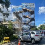 Passarela improvisada causa insegurança na estação Calafate do metrô de BH