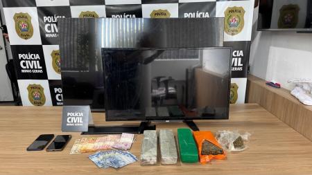 Investigado foi autuado em flagrante por tráfico de drogas e resistência, e já foi encaminhado ao presídio.
