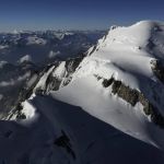 Montanha mais alta da França encolhe mais de 2 metros; entenda