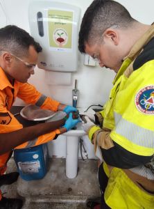 Situação começou após a mulher sofrer uma pequena queimadura.
