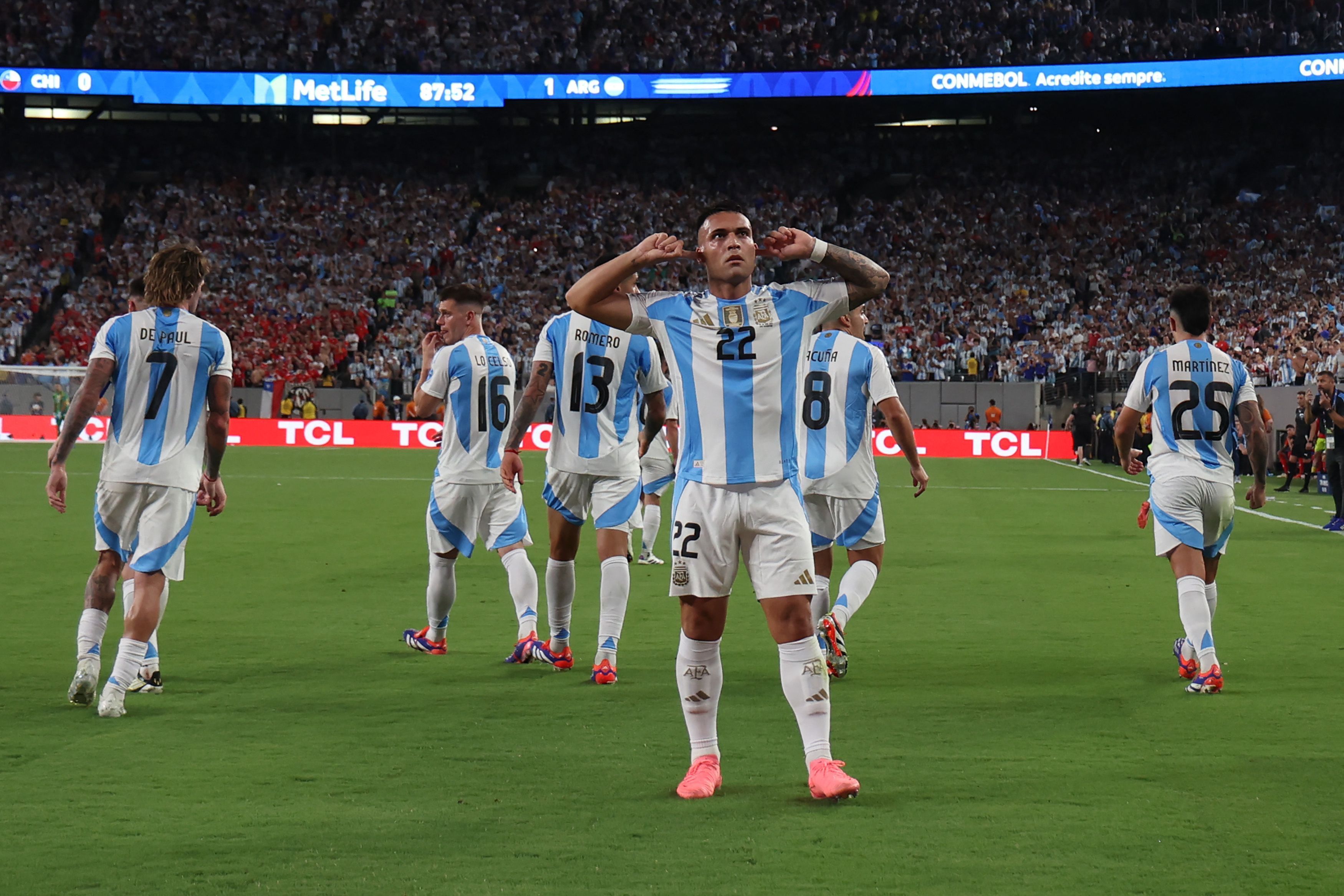 Com gol no fim, Argentina vence o Chile e se classifica às quartas da Copa América