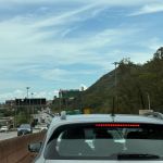 Carro capota na MG-356 e provoca congestionamento na Região Oeste de BH
