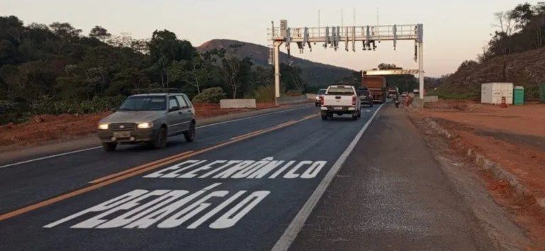 Pedágio sem cancela na BR-381 exige atenção de quem viaja no fim de ano