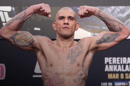 Alex Poatan, ex-campeão dos meio-pesados do UFC