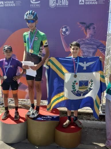 Estudante-atleta de Varginha sobe ao pódio no JEMG em Pará de Minas