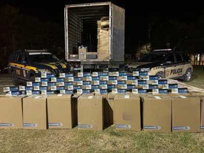 Ação conjunta da Polícia Rodoviária e Militar resulta em apreensão de cigarros paraguaios.