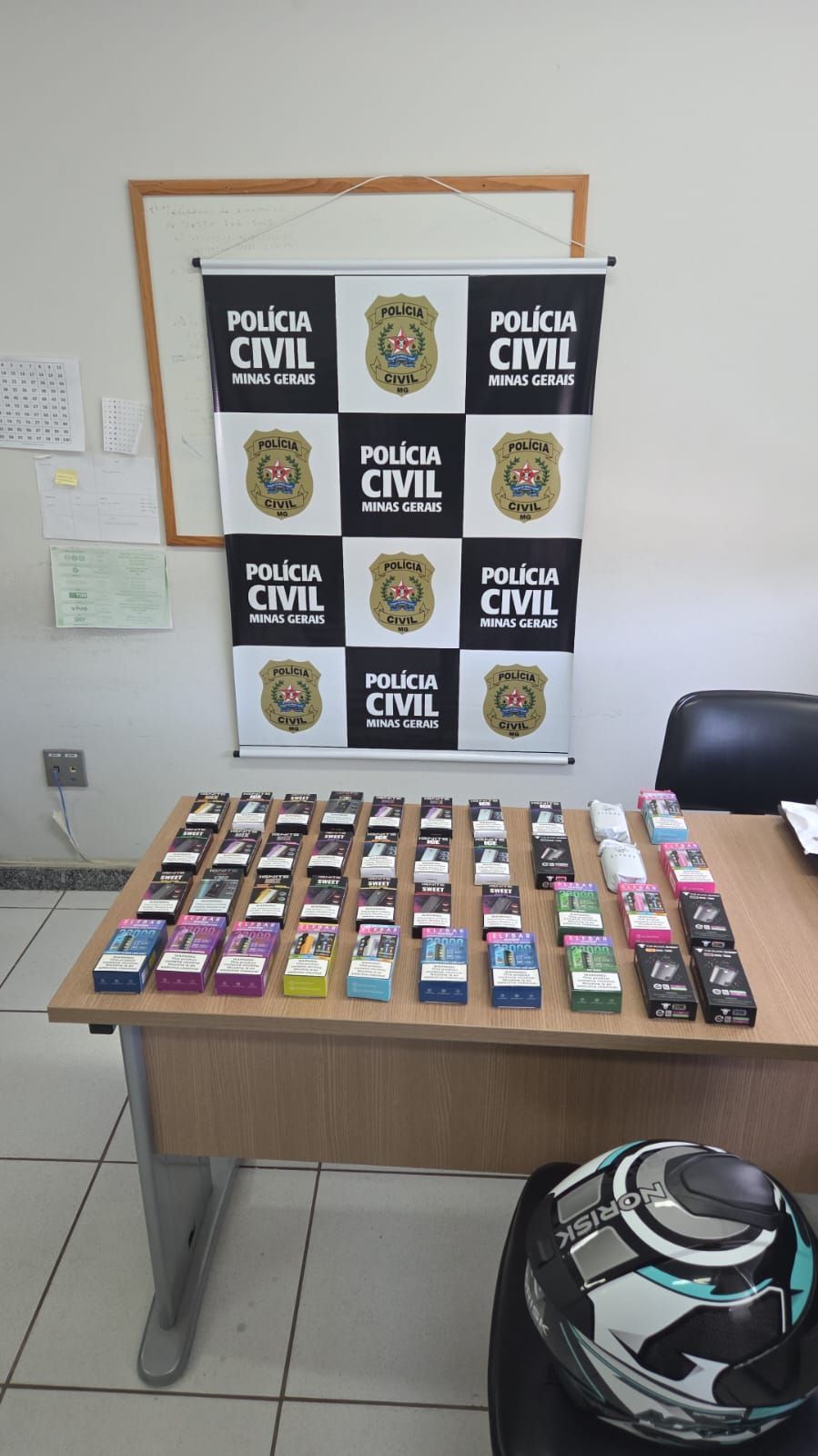 Jovem é preso em Areado com encomenda de cigarros eletrônicos