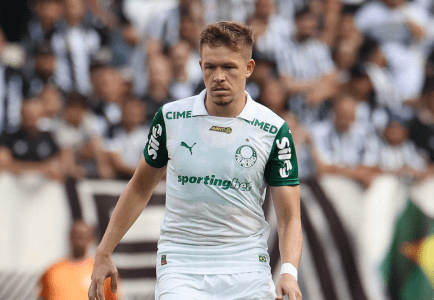 Bruno Fuchs foi titular do Palmeiras contra o Ceará, pela última rodada do Brasileirão