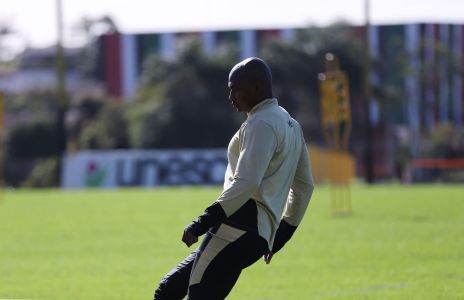 Ex-Cruzeiro, Sassá está entre os jogadores do Criciúma que podem assinar pré-contrato com outros clubes