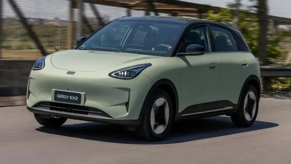 Geely vai produzir hatch elétrico EX2 na fábrica da Renault no Paraná, diz site