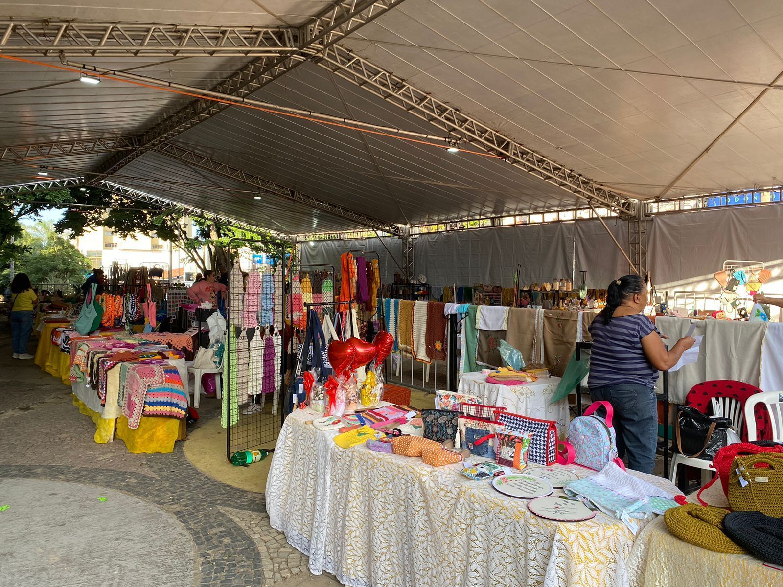 Feiras de artesanato tem opções para presentear neste Dia das Mães