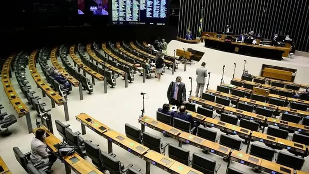 Câmara debate direito de crianças e adolescentes a ambientes saudáveis