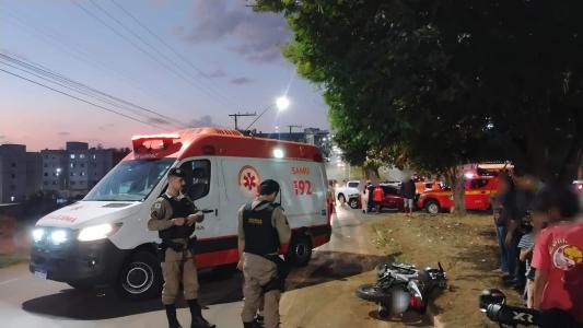 Mulher foi socorrida em estado grave.