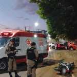 Motociclista fica gravemente ferida em acidente com carro